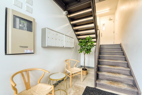 Escalier - 103-9509 Av. De Lorimier, Montréal (Villeray/Saint-Michel/Parc-Extension), QC 