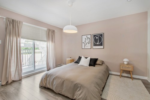 Master Bedroom - 73 Place Du Marché, Saint-Joseph-Du-Lac, QC 
