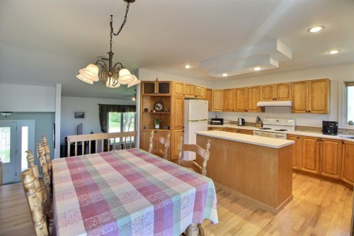 Vue d'ensemble - 102 Rue Marchildon, Amos, QC 