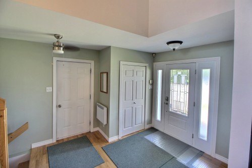 Hall d'entrée/Vestibule - 102 Rue Marchildon, Amos, QC 