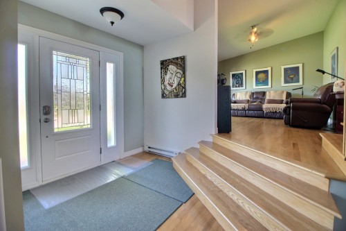 Hall d'entrée/Vestibule - 102 Rue Marchildon, Amos, QC 