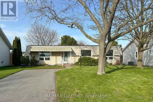 13 STEELHEAD LANE  Clarington (Newcastle), ON L1B 1B4
