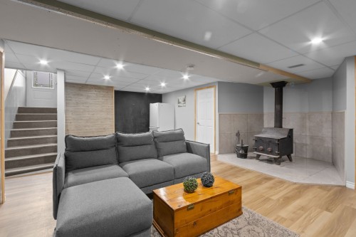 Salle familiale - 4711 Boul. Hébert, Salaberry-De-Valleyfield, QC 
