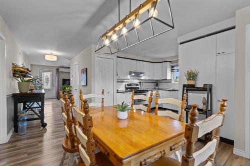 Salle à manger - 4711 Boul. Hébert, Salaberry-De-Valleyfield, QC 