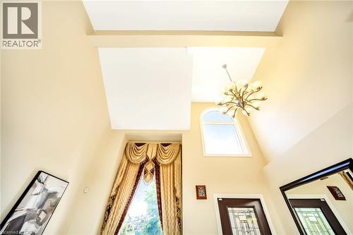19 Sonata Avenue, Hamilton, ON - Indoor Photo Showing Other Room