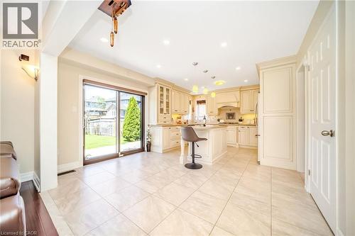 19 Sonata Avenue, Hamilton, ON - Indoor Photo Showing Other Room