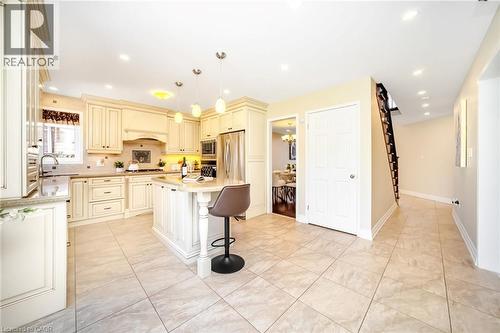 19 Sonata Avenue, Hamilton, ON - Indoor Photo Showing Kitchen With Upgraded Kitchen