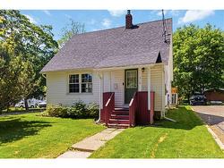 319 Forbes ST  Fredericton, NB E3A 2Y1