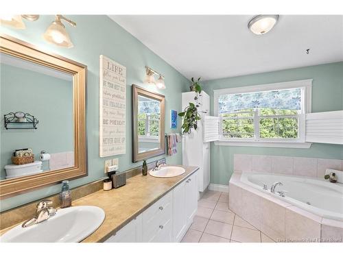104 Mcgibbon St, Fredericton, NB 