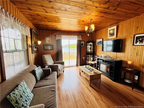 30 Stover Rd, Fairhaven, NB 