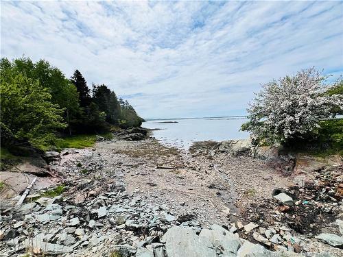 30 Stover Rd, Fairhaven, NB 