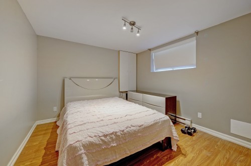 Chambre à coucher - 124 Boul. Pompidou, La Prairie, QC - Indoor Photo Showing Bedroom