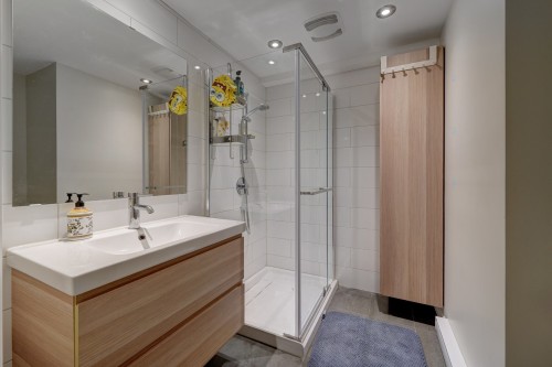 Salle de bains - 124 Boul. Pompidou, La Prairie, QC - Indoor Photo Showing Bathroom