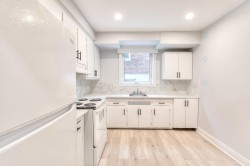 5892A Rue Dolbeau Montréal (Côte-Des-Neiges/Notre-Dame-De-Grâce), QC H3S 2G2