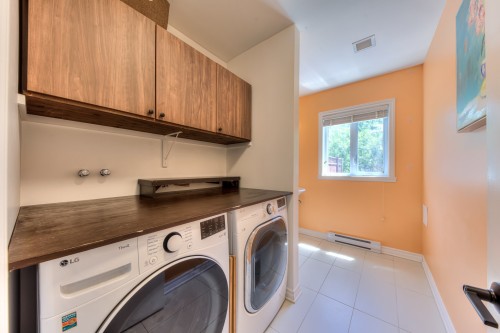 Salle de lavage - 413 Av. Mousseau-Vermette, Dorval, QC 