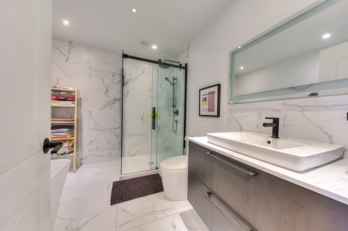 Salle de bains - 413 Av. Mousseau-Vermette, Dorval, QC 