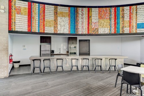 Salle communautaire - 413 Av. Mousseau-Vermette, Dorval, QC 