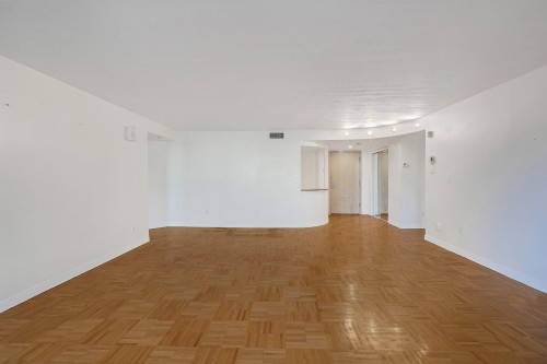 Living Room - 303-600 Rue De La Montagne, Montréal (Ville-Marie), QC 