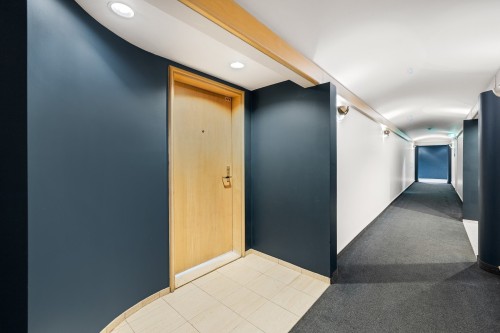 Mud Room - 303-600 Rue De La Montagne, Montréal (Ville-Marie), QC 