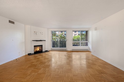 Living Room - 303-600 Rue De La Montagne, Montréal (Ville-Marie), QC 