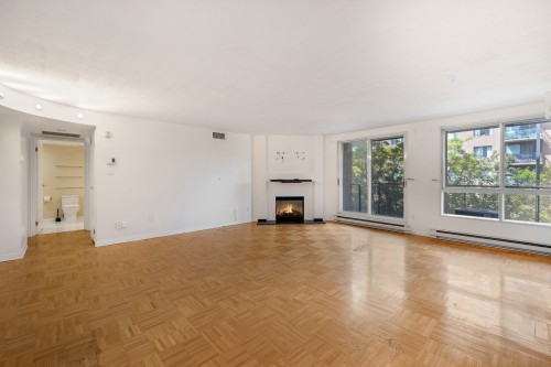 Living Room - 303-600 Rue De La Montagne, Montréal (Ville-Marie), QC 