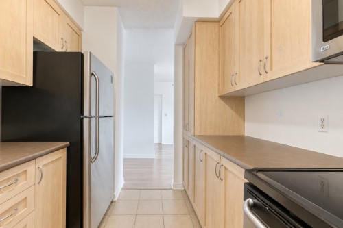 Kitchen - 704-551 Rue De La Montagne, Montréal (Ville-Marie), QC 