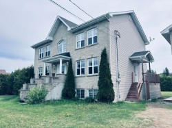 182 Rue de l'Avenir  Mont-Blanc, QC J0T 1J0