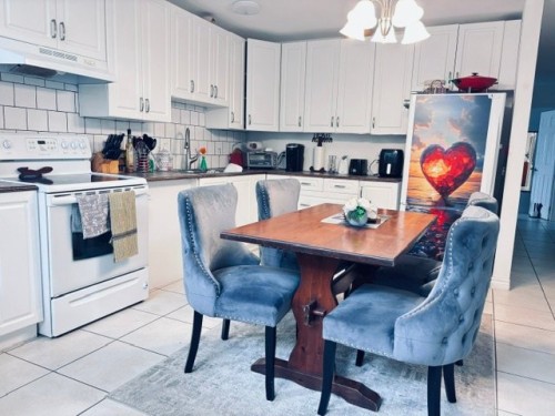 Kitchen - 182 Rue De L'Avenir, Mont-Blanc, QC 