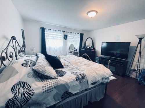 Master Bedroom - 182 Rue De L'Avenir, Mont-Blanc, QC 