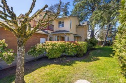 #1-4560 West Saanich Rd Saanich, BC V8Z 3G4