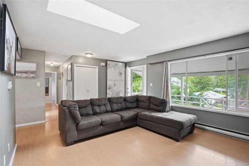 358 Aldous Rd, Qualicum Beach, BC 