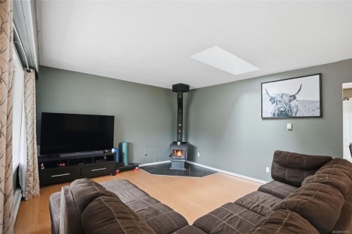 358 Aldous Rd, Qualicum Beach, BC 