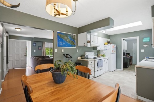 358 Aldous Rd, Qualicum Beach, BC 