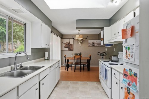 358 Aldous Rd, Qualicum Beach, BC 