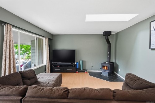 358 Aldous Rd, Qualicum Beach, BC 