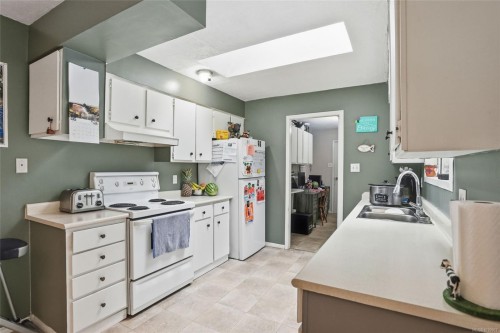358 Aldous Rd, Qualicum Beach, BC 