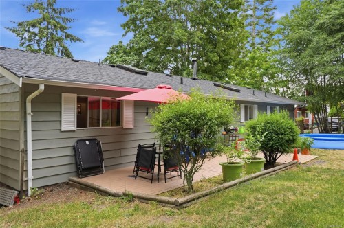 358 Aldous Rd, Qualicum Beach, BC 