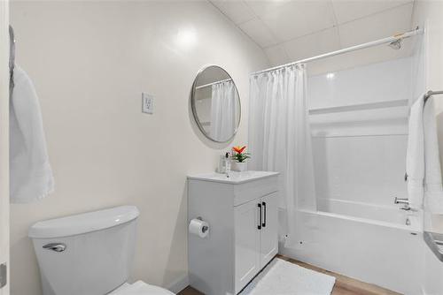 300 Regent Ave, Winnipeg, MB 