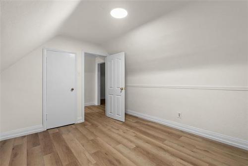 300 Regent Ave, Winnipeg, MB 