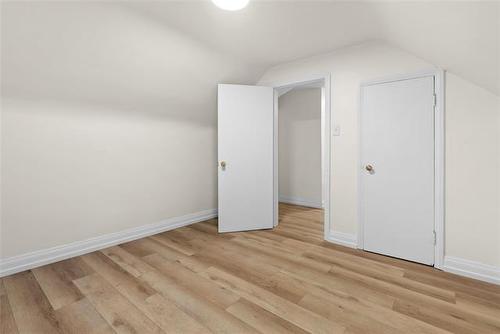 300 Regent Ave, Winnipeg, MB 