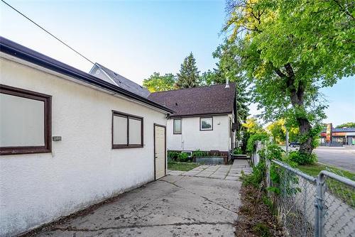 300 Regent Ave, Winnipeg, MB 