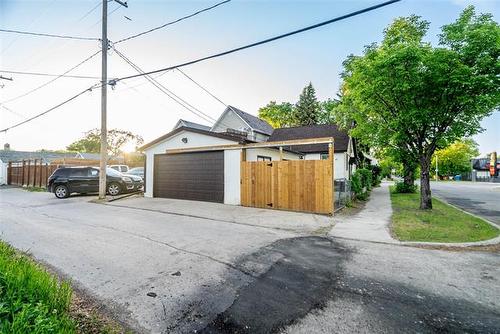 300 Regent Ave, Winnipeg, MB 
