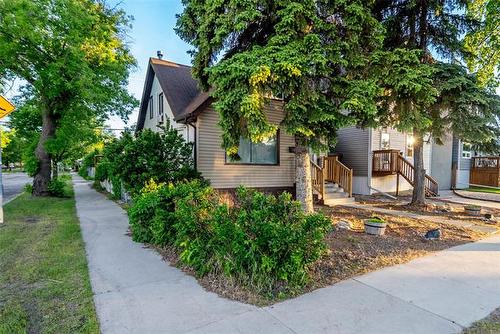 300 Regent Ave, Winnipeg, MB 