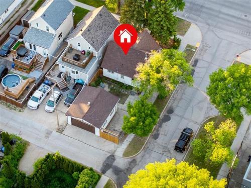 300 Regent Ave, Winnipeg, MB 