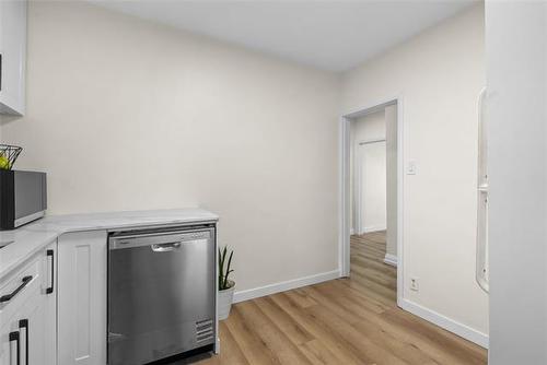300 Regent Ave, Winnipeg, MB 