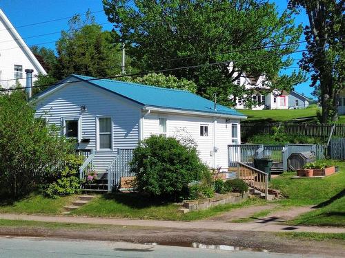 3 Beacon Street  Amherst, NS B4H 1P1