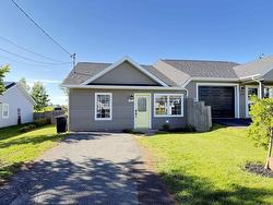 27 PARENT Street Charlottetown, PE C1C 1R3