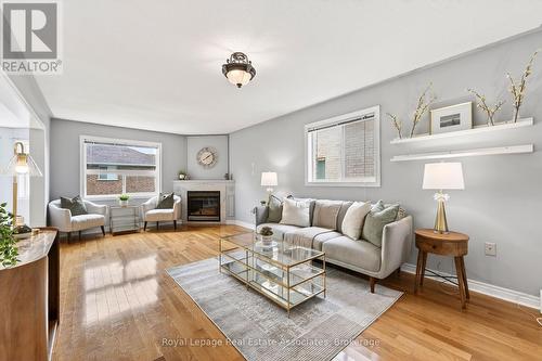 34 Bloom Crescent, Barrie, ON 