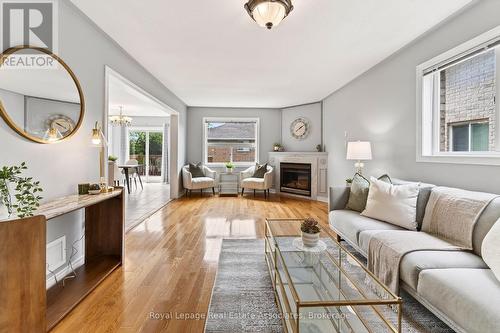 34 Bloom Crescent, Barrie, ON 
