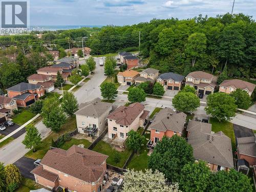 34 Bloom Crescent, Barrie, ON 